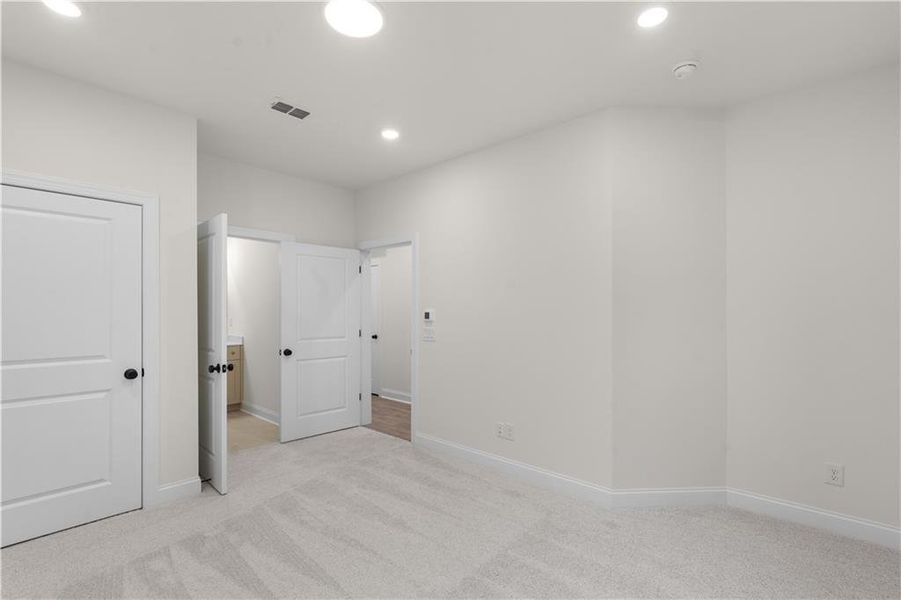 Spacious, unfurnished interior of a new home in , Johns Creek (Image 42).