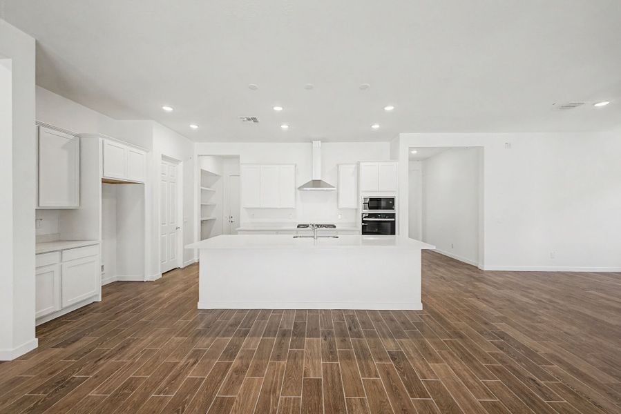 Spacious, unfurnished interior of a new home in Landmarke, San Tan Valley (Image 6). Spacious, unfurnished interior of a new home in Landmarke, San Tan Valley (Image 6).