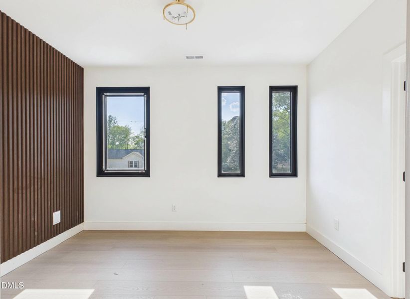 CAM06429G6-PR0015-STILL028-001