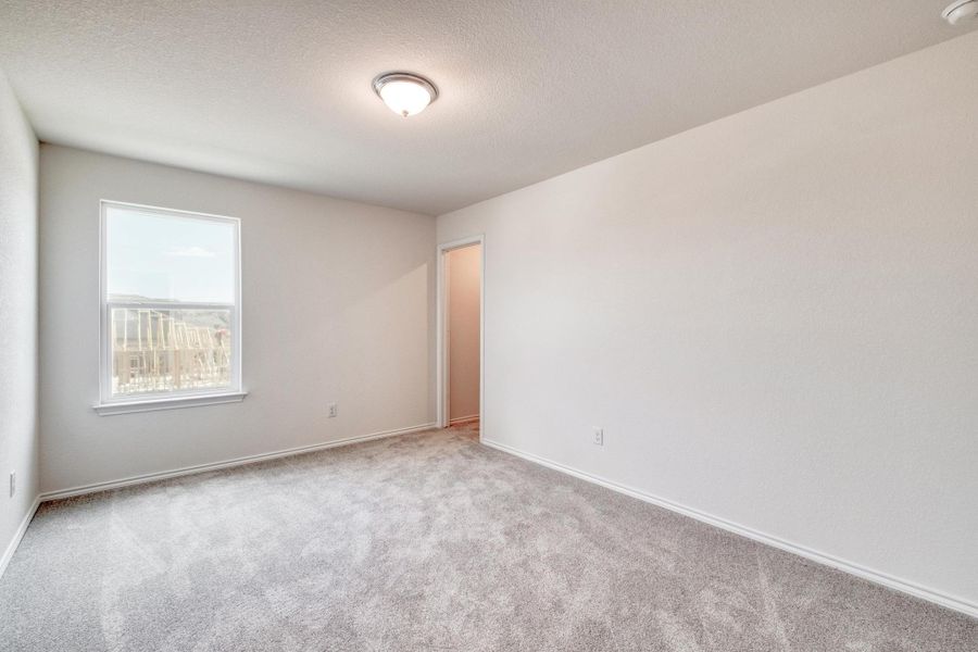 Spacious, unfurnished interior of a new home in Sonterra - Cool Water, Jarrell (Image 19).