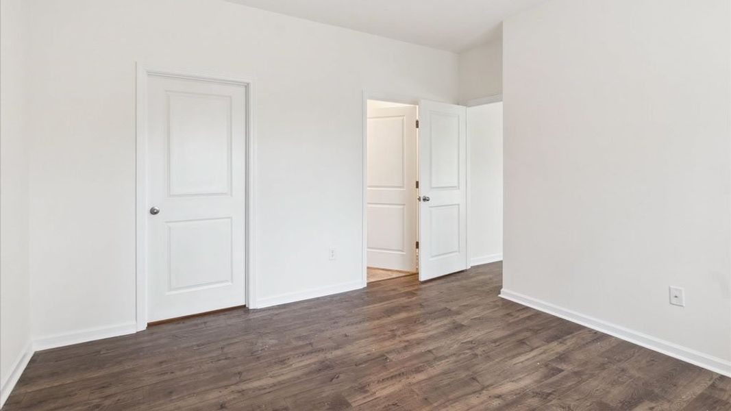 Representative unfurnished interior of a home built from the Freeport by D.R. Horton in The Hideaway at Fox Meadows, Bluff City (Image 21).