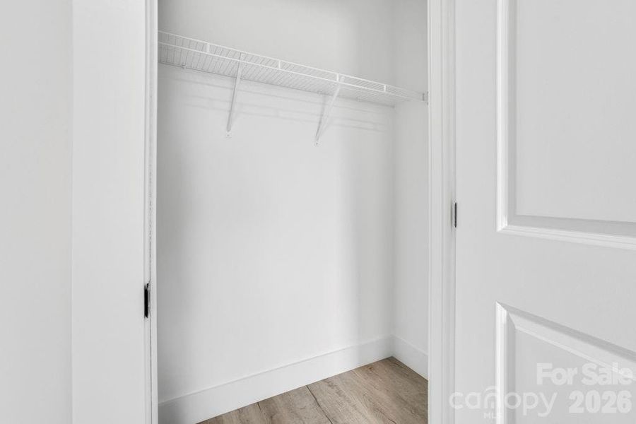 Spacious, unfurnished interior of a new home in , Dallas (Image 40).