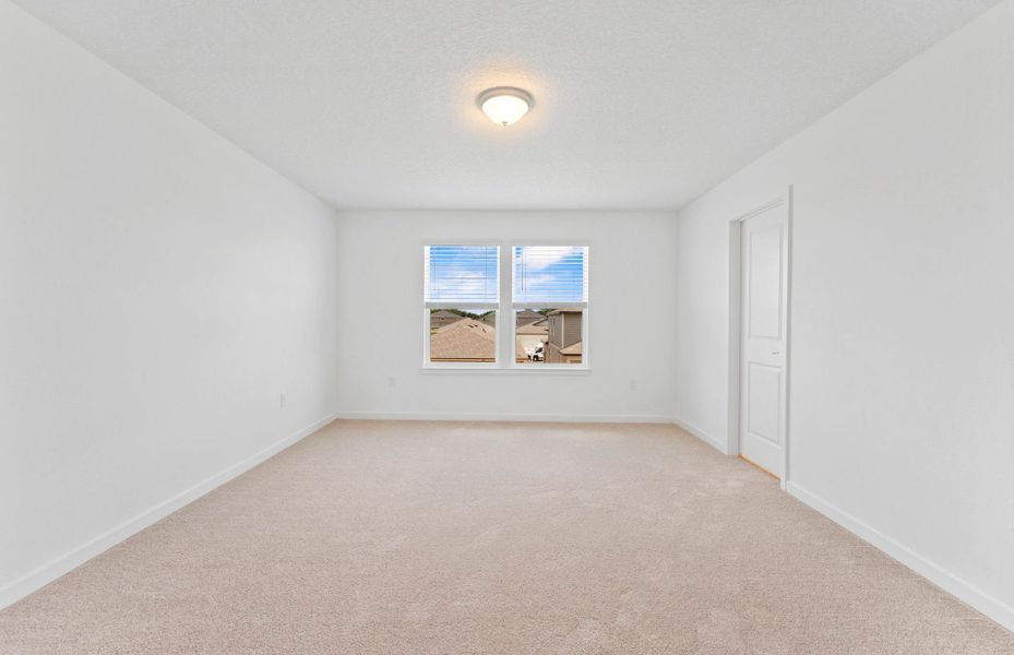Spacious, unfurnished interior of a new home in Pioneer Ranch, Ocala (Image 21).