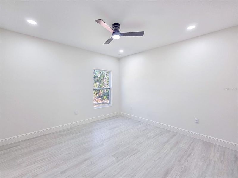 Spacious, unfurnished interior of a new home in , Deland (Image 22).