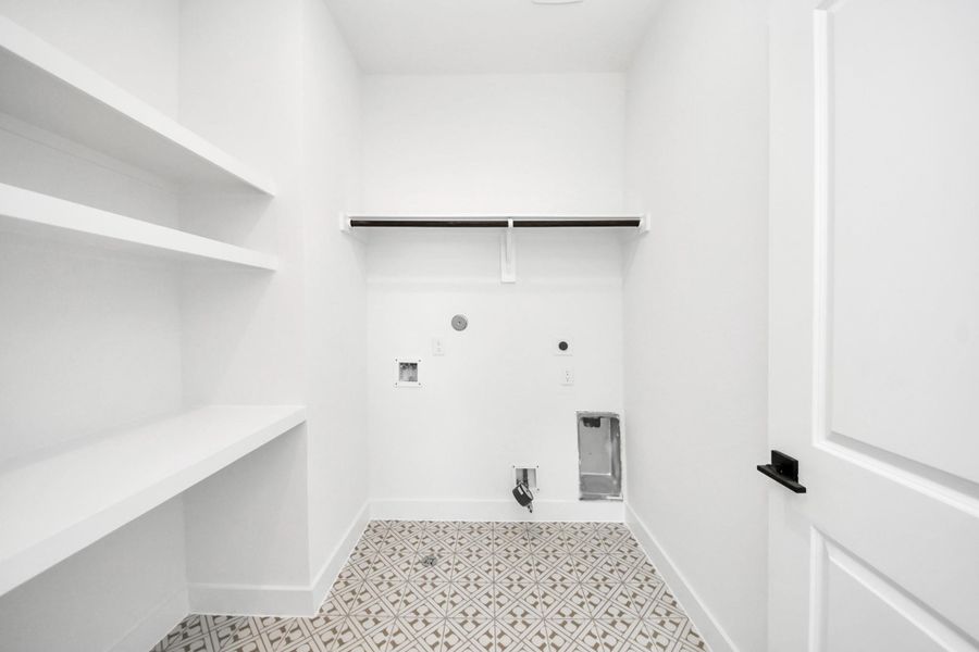 Spacious, unfurnished interior of a new home in , Houston (Image 17).