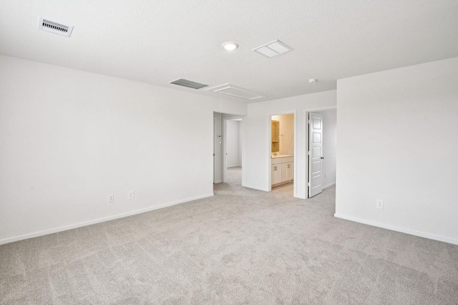Spacious, unfurnished interior of a new home in Landing Meadows - Traditional Series, New Caney (Image 45).