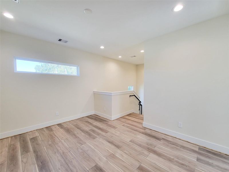 Spacious, unfurnished interior of a new home in , Houston (Image 28).