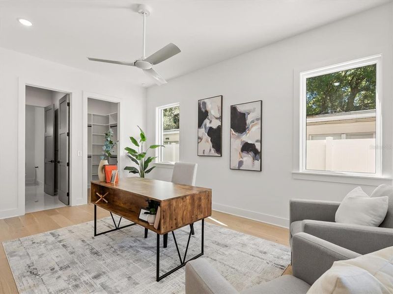 Furnished interior view inside a new home in , Orlando (Image 16).