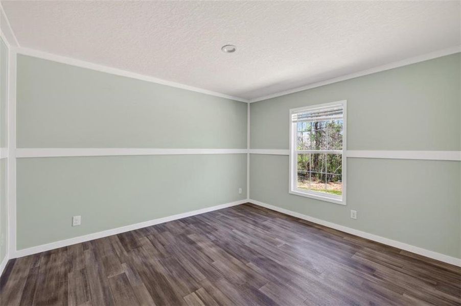 Spacious, unfurnished interior of a new home in , Oxford (Image 12).