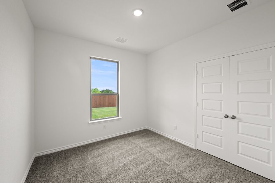 Spacious, unfurnished interior of a new home in Baker Farms, Cleburne (Image 24).