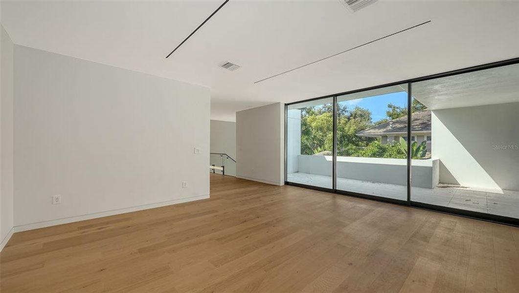 Spacious, unfurnished interior of a new home in , Sarasota (Image 61). Spacious, unfurnished interior of a new home in , Sarasota (Image 61).