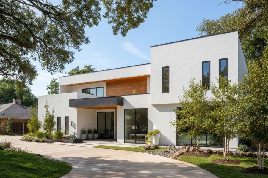 Exterior details and patio area of a home in , Dallas (Image 25).