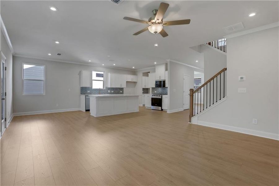Spacious, unfurnished interior of a new home in Cambridge at Steels Bridge, Canton (Image 9).