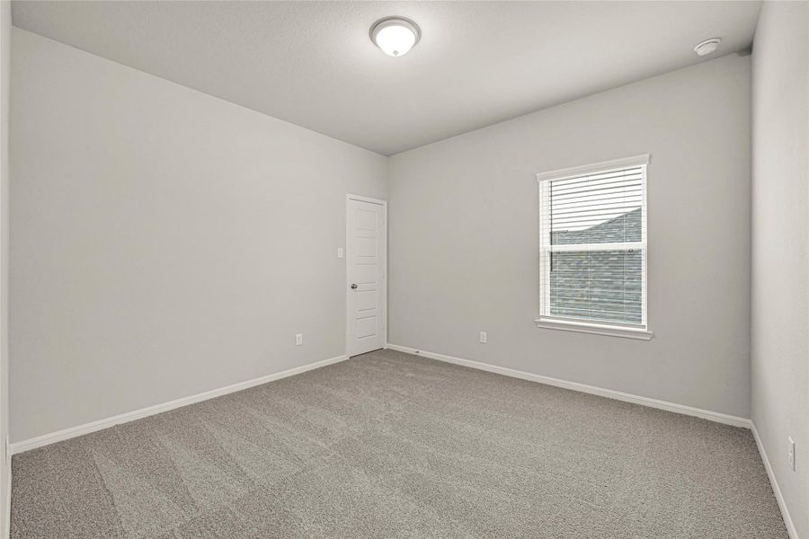 Spacious, unfurnished interior of a new home in Rollingbrook Estates, Baytown (Image 16).