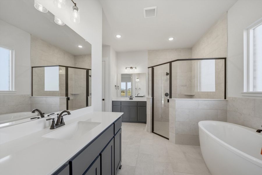 Furnished interior view inside a new home in Eagle Ridge Estates, Weatherford (Image 12).