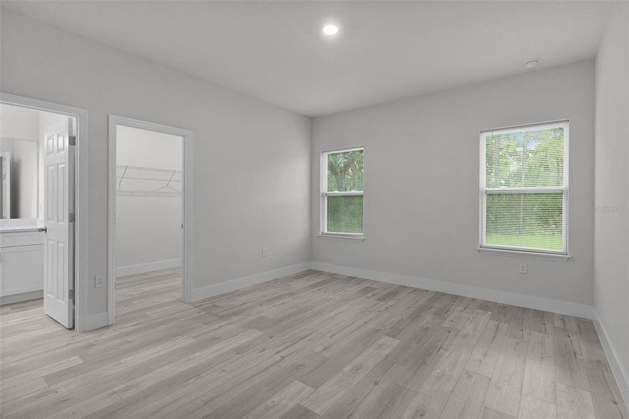 Spacious, unfurnished interior of a new home in , Citrus Springs (Image 39).