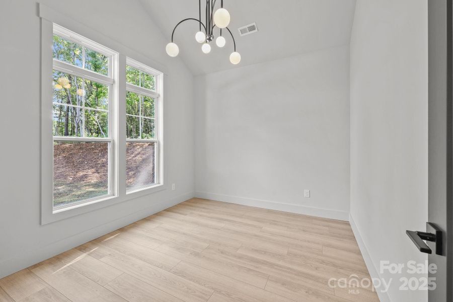 Spacious, unfurnished interior of a new home in , Richfield (Image 31).