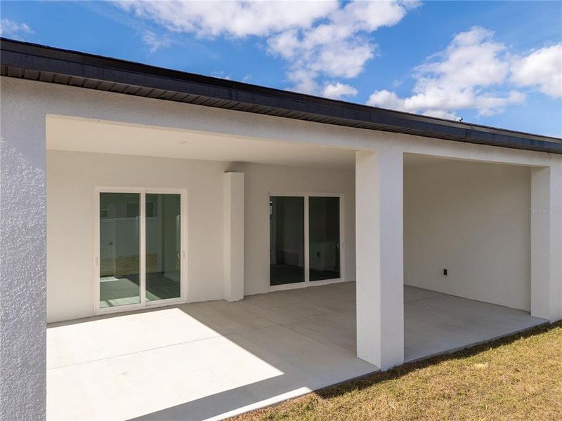 Exterior details and patio area of a home in , Kissimmee (Image 29).