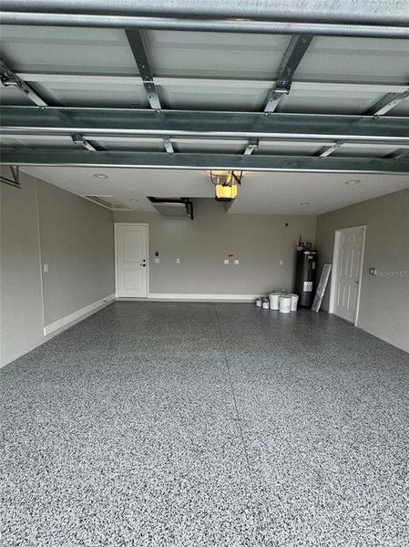 Spacious, unfurnished interior of a new home in , Cape Coral (Image 11).