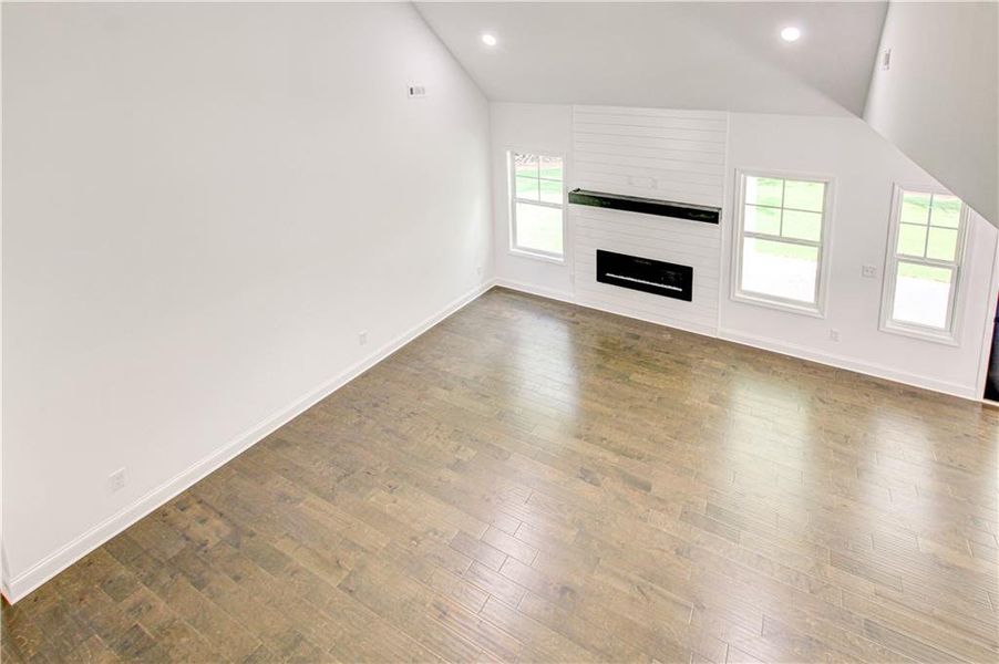 Spacious, unfurnished interior of a new home in , Villa Rica (Image 50).
