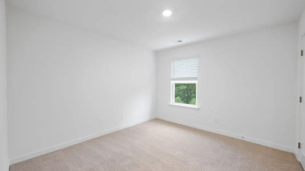 Spacious, unfurnished interior of a new home in The Hideaway at Edgestone, Ooltewah (Image 27).
