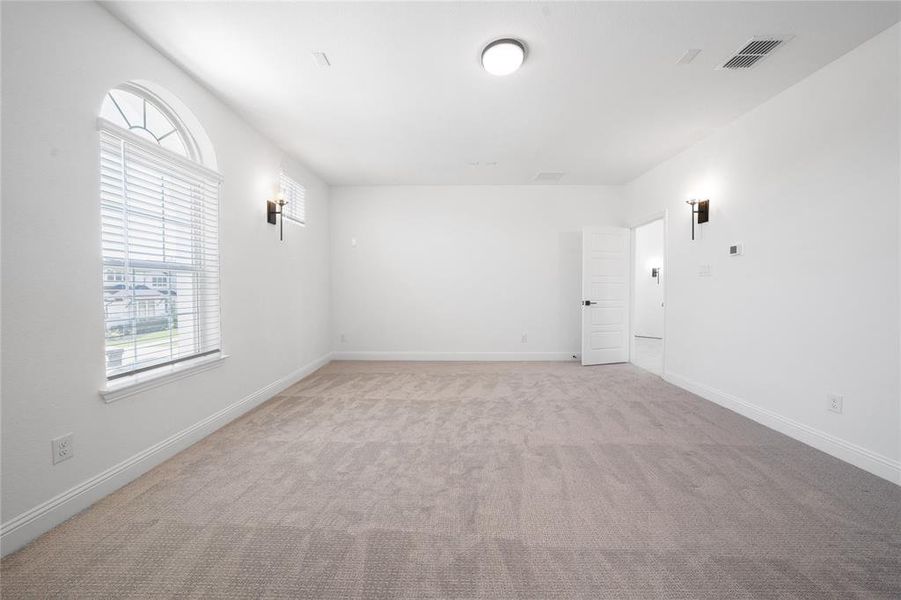 Spacious, unfurnished interior of a new home in , Frisco (Image 22).