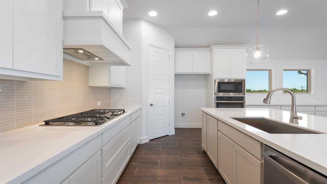 Furnished interior view inside a new home in Hillstead 50', Lavon (Image 12).