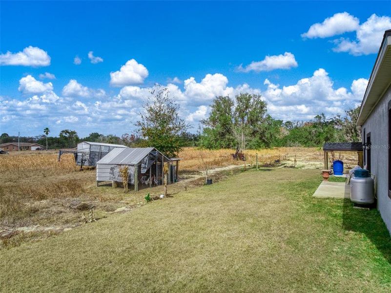 Exterior details and patio area of a home in , Avon Park (Image 3).