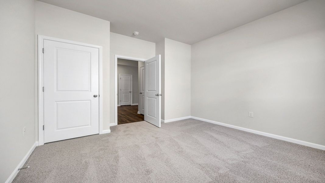 Spacious, unfurnished interior of a new home in Gates Village, Lugoff (Image 24).
