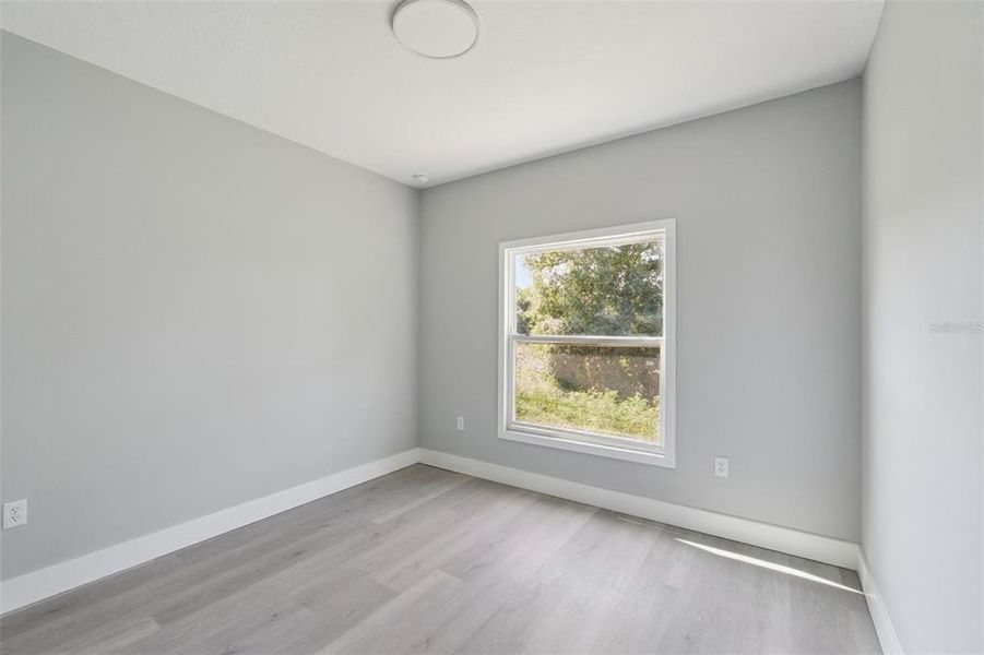 Spacious, unfurnished interior of a new home in , Davenport (Image 13).