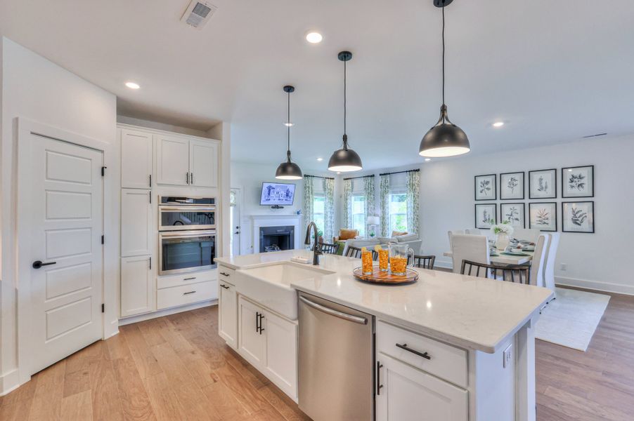 *Furnished model home example. Selections & finishes may vary. *Furnished model home example. Selections & finishes may vary.