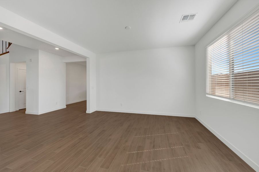 Spacious, unfurnished interior of a new home in Terraza, San Tan Valley (Image 23).
