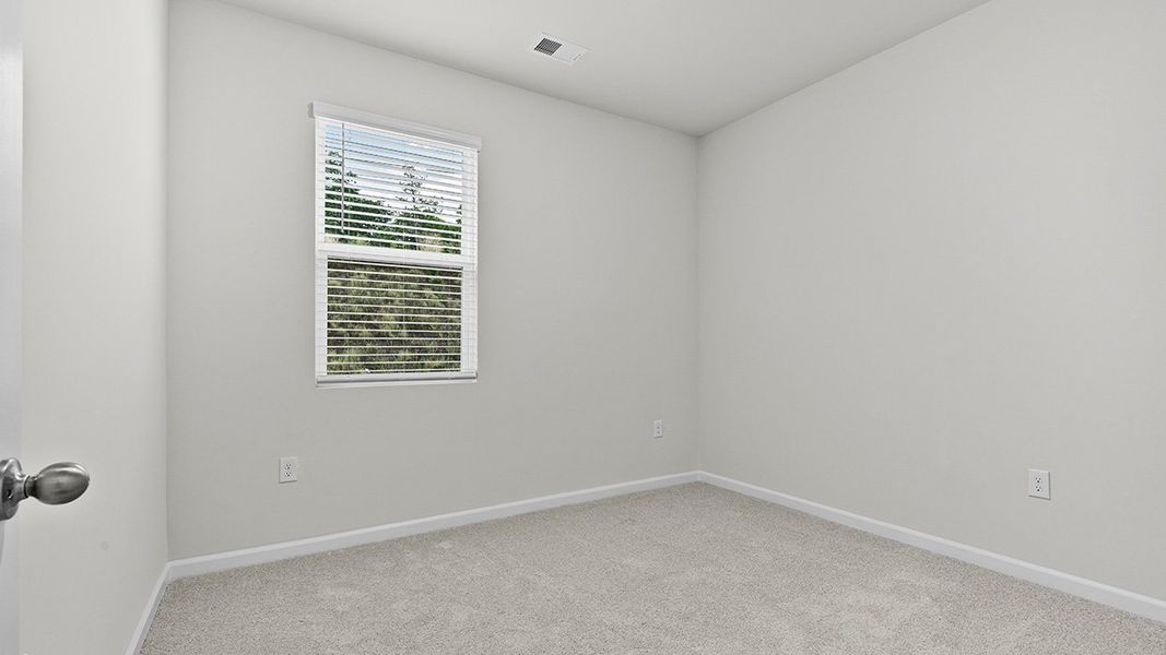 Spacious, unfurnished interior of a new home in Bellemeade Landing, Augusta (Image 28).
