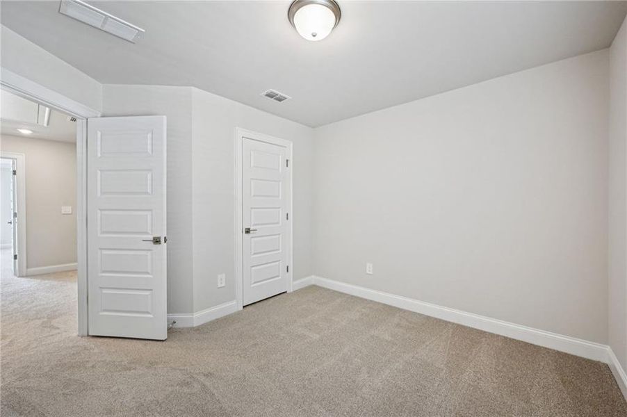 Spacious, unfurnished interior of a new home in , Lawrenceville (Image 38).