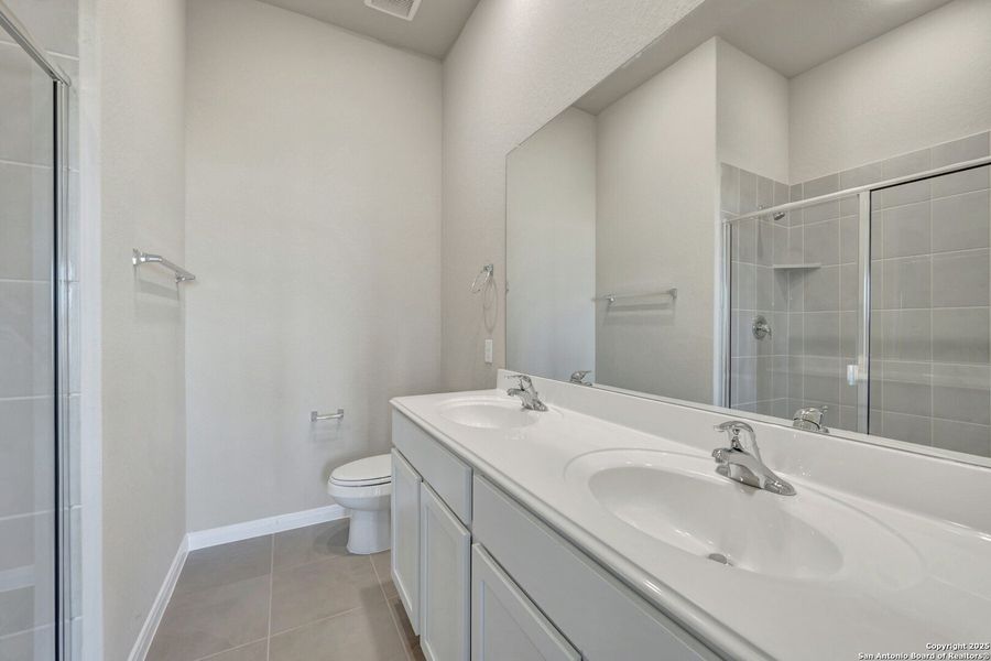 Furnished interior view inside a new home in Park Place, New Braunfels (Image 9).