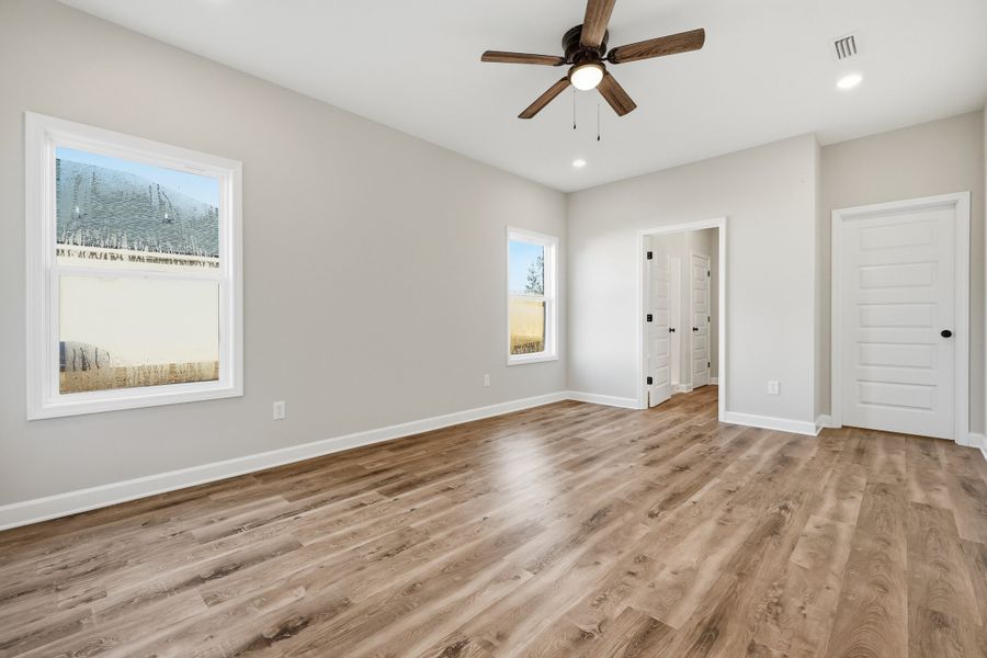 Spacious, unfurnished interior of a new home in , Crestview (Image 31).