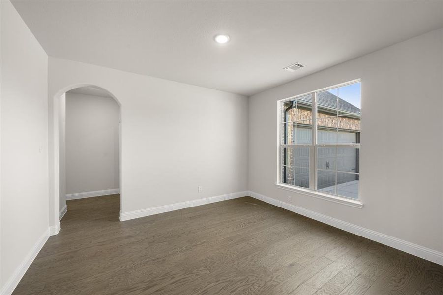 4445 Verbena- Flex Room-1