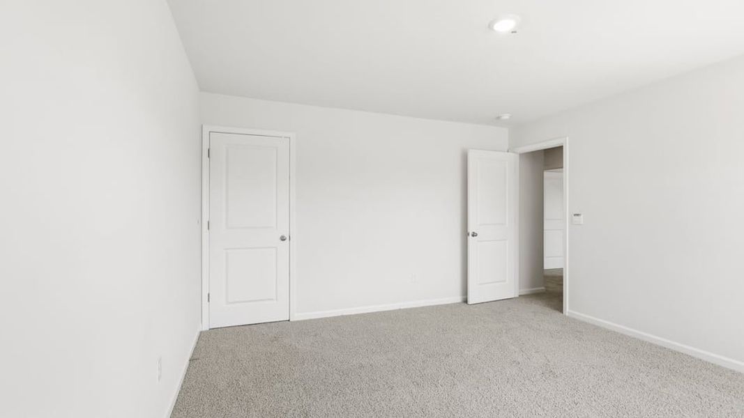 Spacious, unfurnished interior of a new home in Palmetto Valley, Anderson (Image 32).