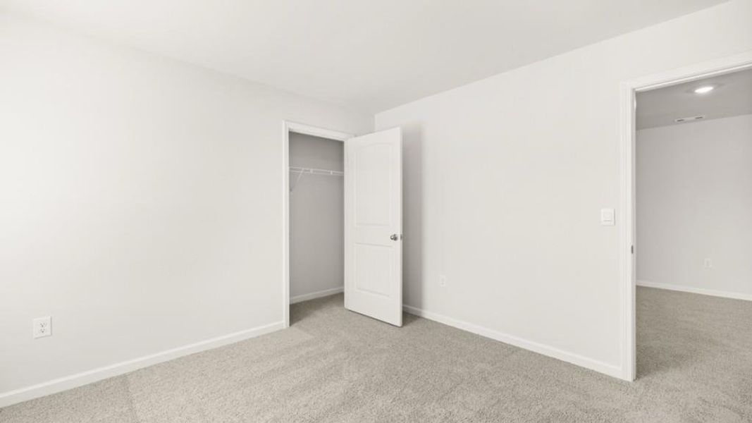 Spacious, unfurnished interior of a new home in Braselton Village, Braselton (Image 13).