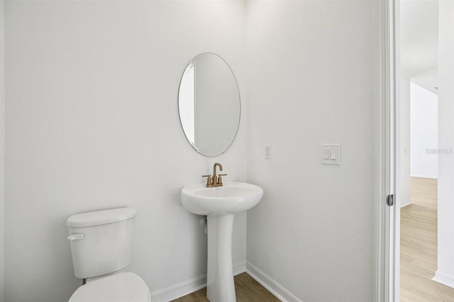 Furnished interior view inside a new home in , Mount Dora (Image 7).