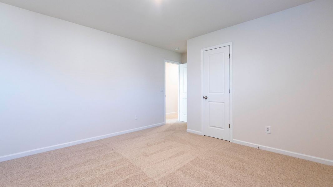 Spacious, unfurnished interior of a new home in Middleton, Greensboro (Image 25).