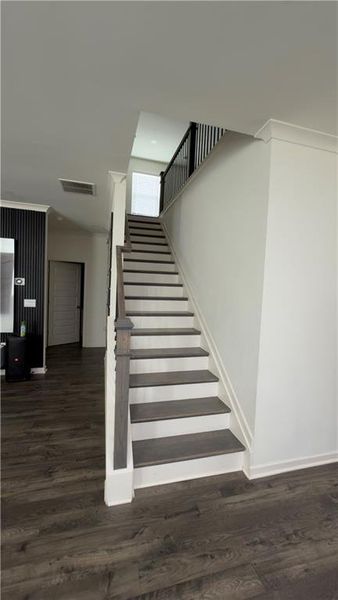 Spacious, unfurnished interior of a new home in , Lawrenceville (Image 18).