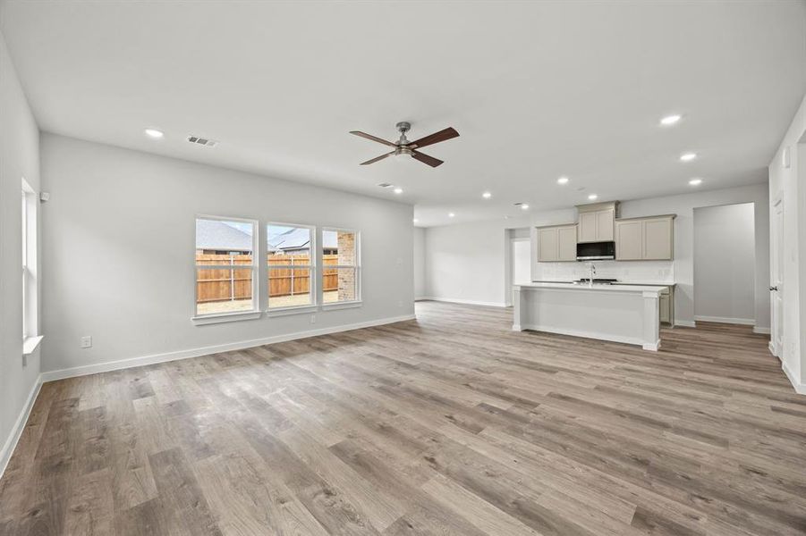 Spacious, unfurnished interior of a new home in Summerwood Estates, Red Oak (Image 14).