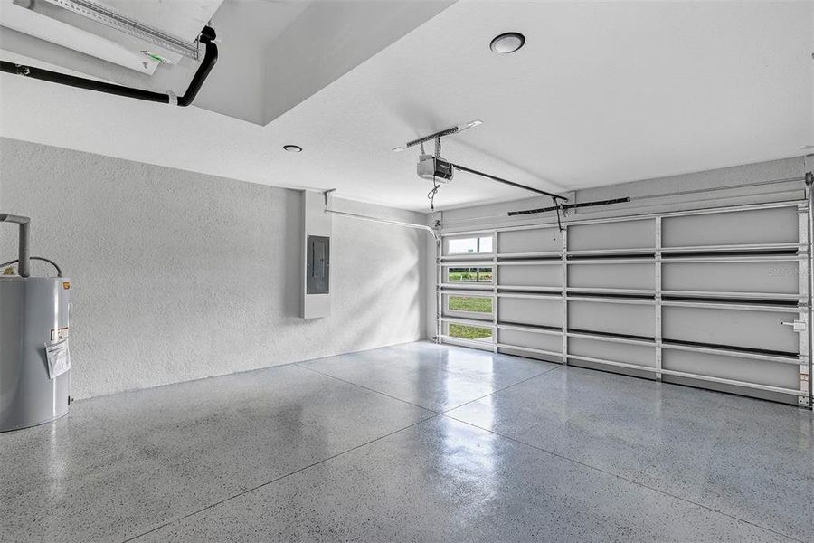 Spacious, unfurnished interior of a new home in , Dunnellon (Image 31). Spacious, unfurnished interior of a new home in , Dunnellon (Image 31).