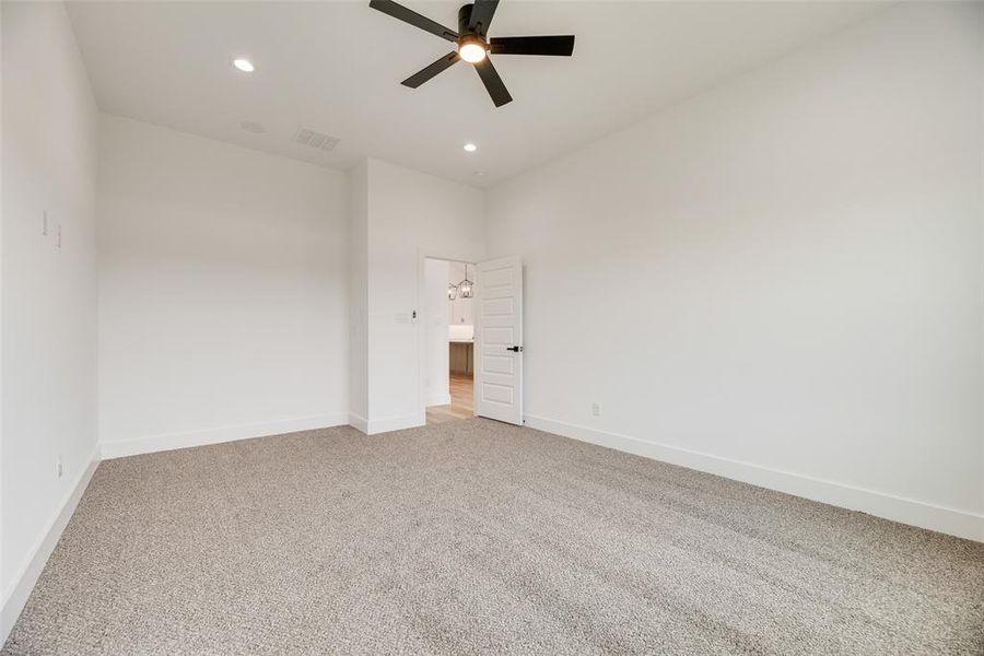 Spacious, unfurnished interior of a new home in , Greenville (Image 13).
