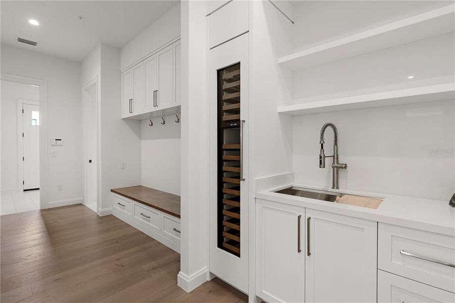 Furnished interior view inside a new home in , Orlando (Image 15).