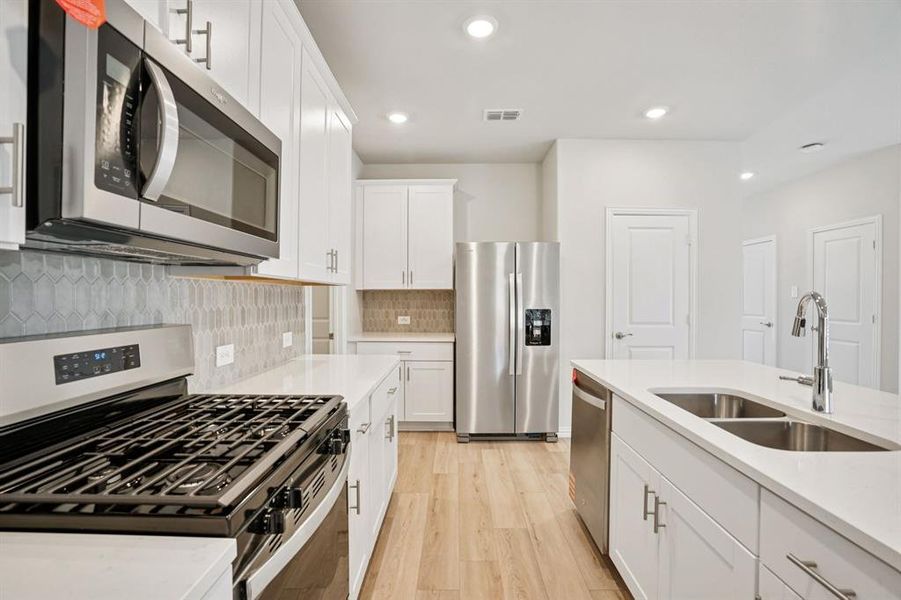 Photo is not of the actual home, but is an inspirational photo of builder’s model home and may depict options, furnishings, and/or decorator features that are not included. Photo is not of the actual home, but is an inspirational photo of builder’s model home and may depict options, furnishings, and/or decorator features that are not included.