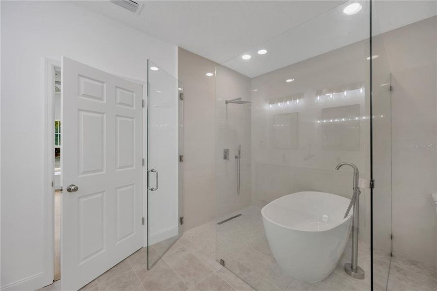 Furnished interior view inside a new home in , Dade City (Image 16).