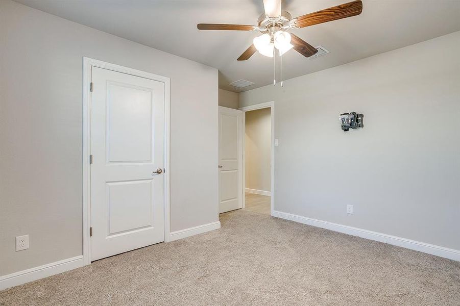 Spacious, unfurnished interior of a new home in , Burleson (Image 24).