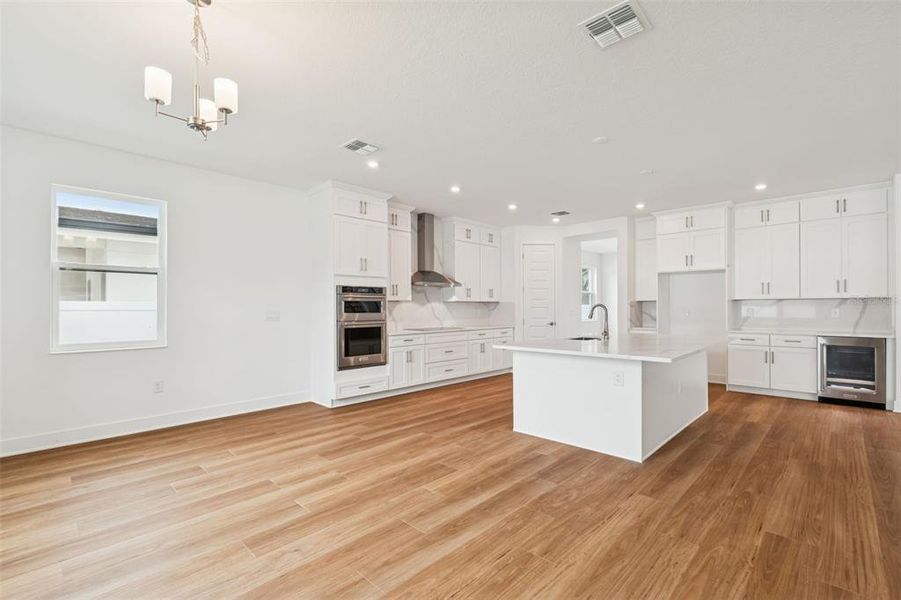Spacious, unfurnished interior of a new home in , Tampa (Image 46).